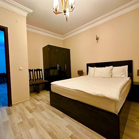 Hotel Tsereteli Batumi Kültér fotó