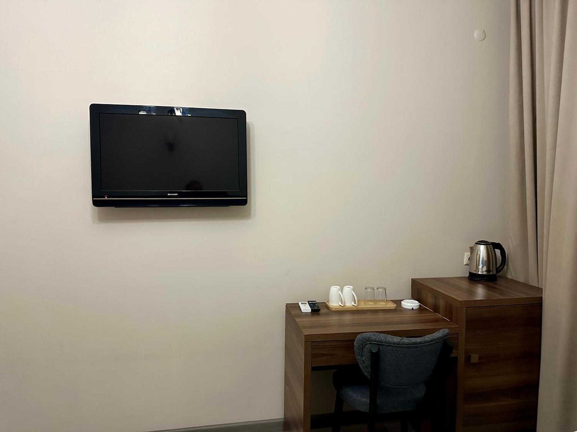 Hotel Tsereteli Batumi Kültér fotó