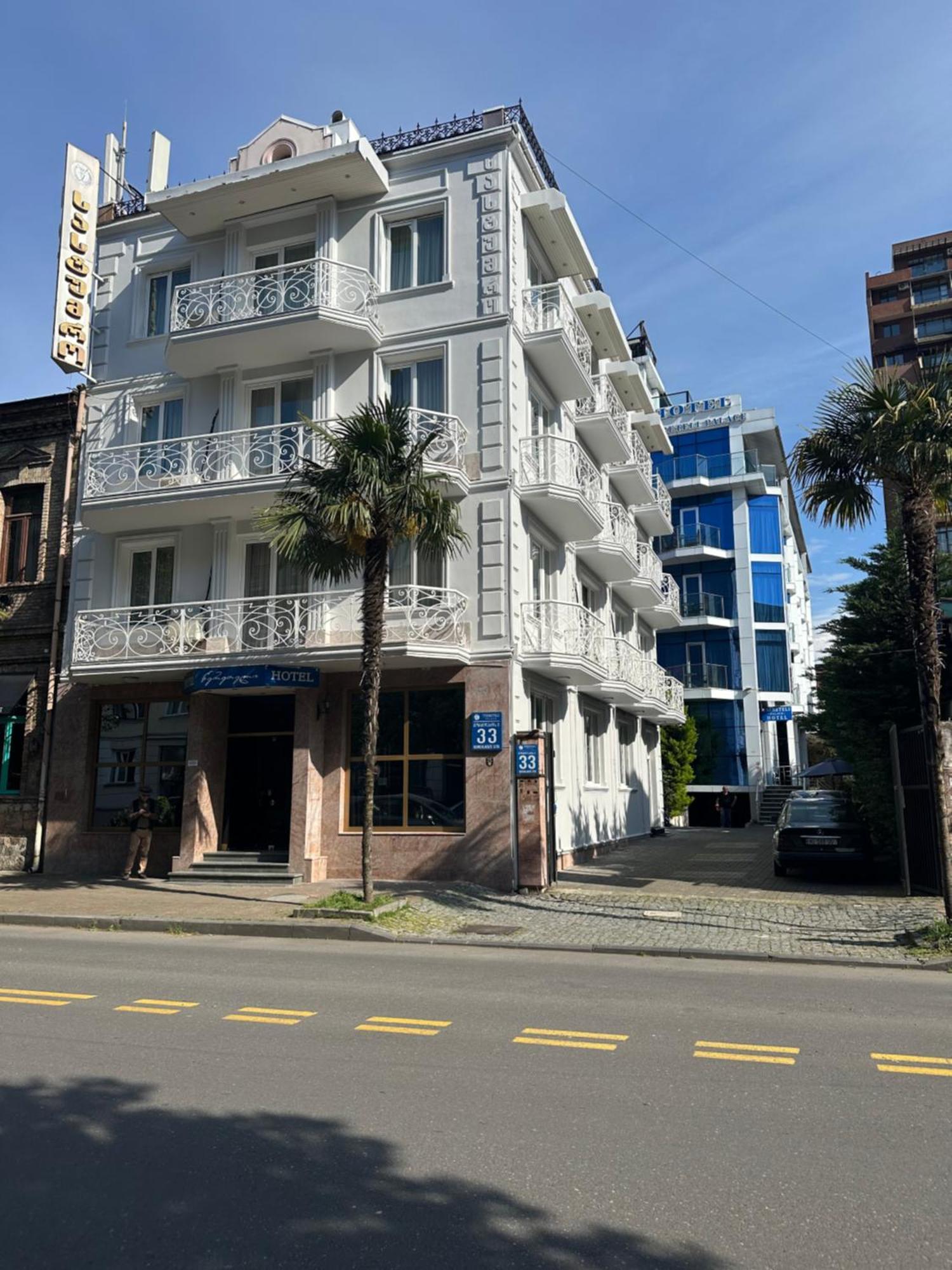 Hotel Tsereteli Batumi Kültér fotó